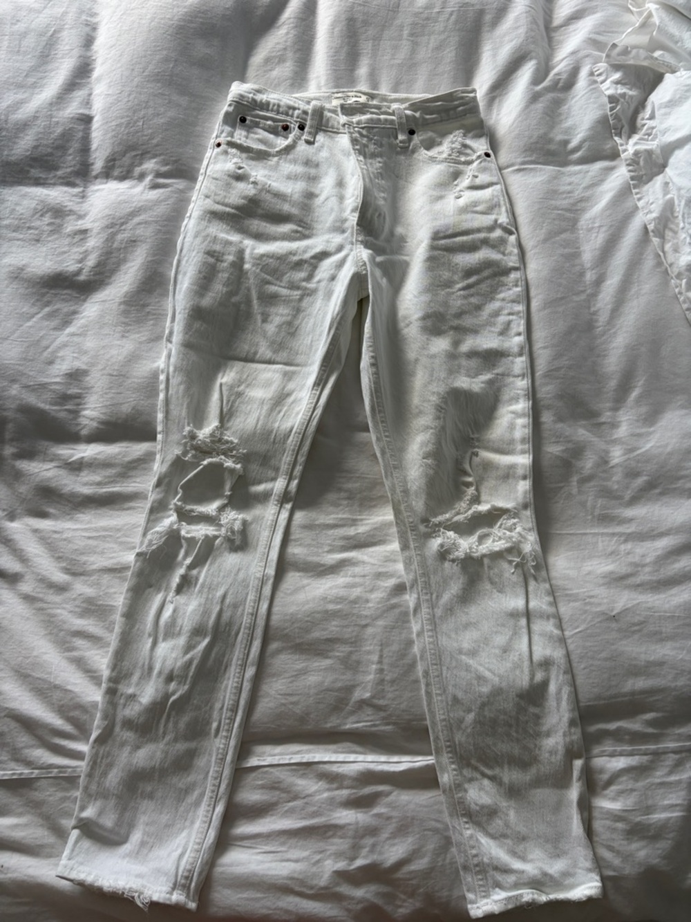 Abercrombie & Fitch White Distressed Skinny Jeans